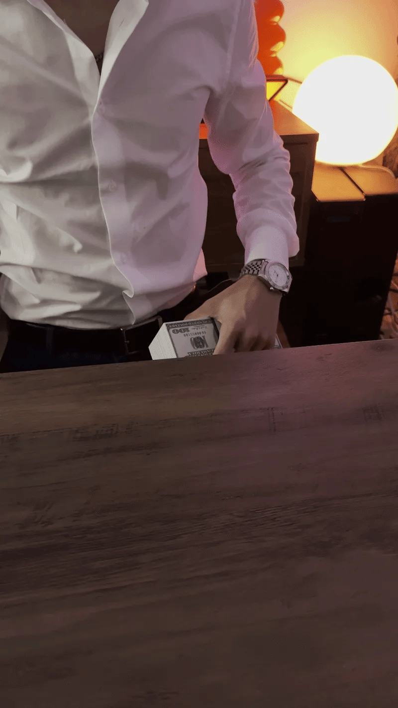 Magnetic Levitating Money Lamp