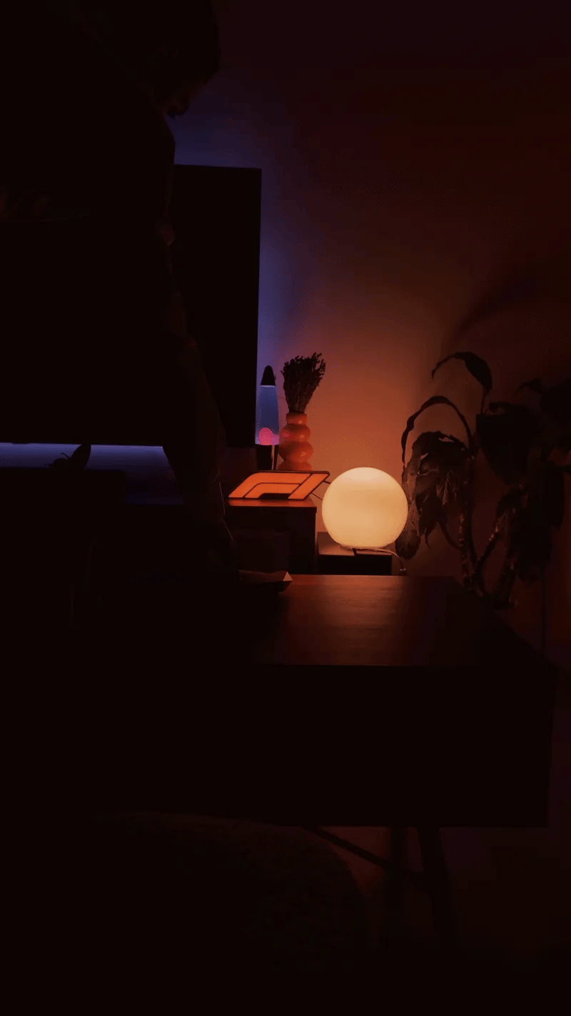 Magnetic Levitating Money Lamp